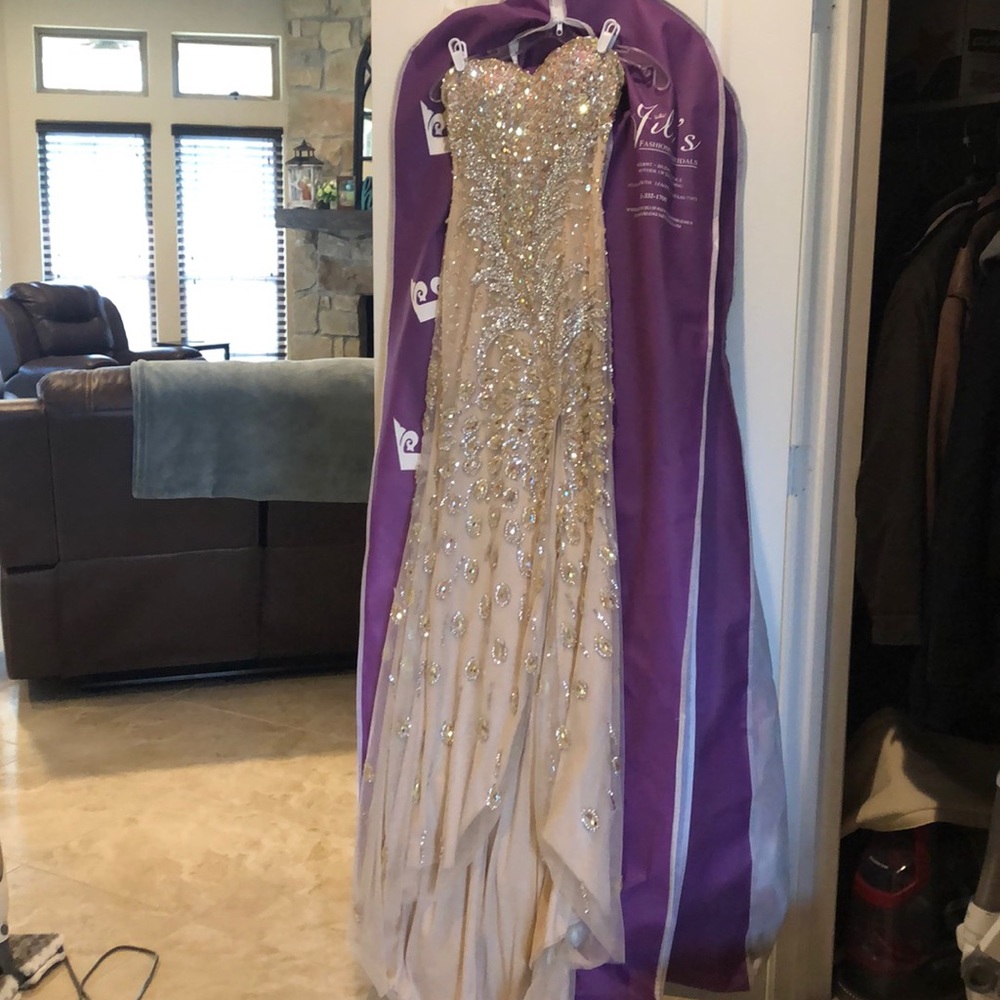 Angela & Alison Prom or Special Occasion Dress